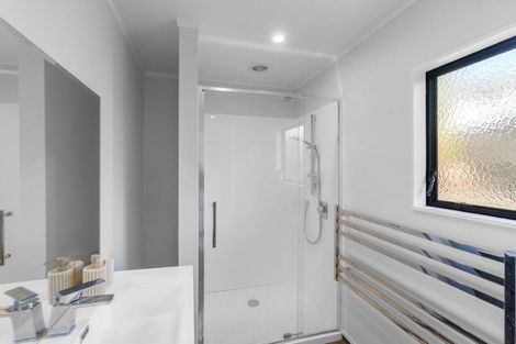 Photo of property in 59 Reynella Drive, Massey, Auckland, 0614