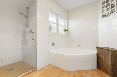 Photo of property in 14 Maleme Avenue, Belmont, Auckland, 0622