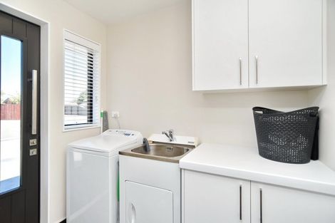 Photo of property in 3a Lindis Lane, New Brighton, Christchurch, 8083