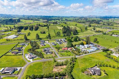 Photo of property in 9 Karaka School Lane, Karaka, 2580