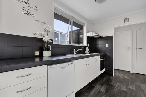 Photo of property in 9 Camellia Avenue, Bell Block, New Plymouth, 4312