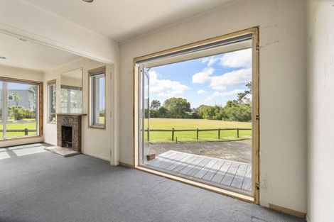 Photo of property in 103a Roberts Road, Te Atatu South, Auckland, 0610