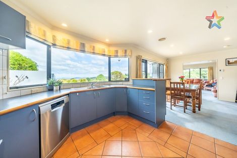 Photo of property in 9 Oceanview Terrace, Tirohanga, Lower Hutt, 5010