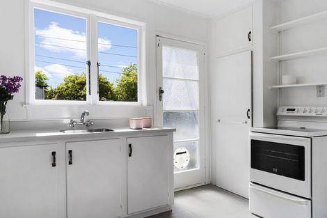 Photo of property in 3/116 Beach Haven Road, Beach Haven, Auckland, 0626