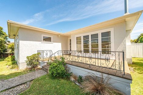 Photo of property in 26 Selwyn Crescent, College Estate, Whanganui, 4500