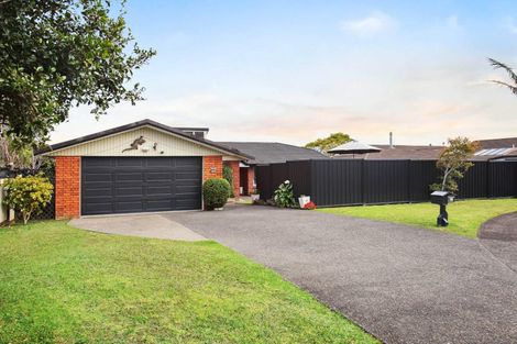 Photo of property in 18 Deanna Drive, West Harbour, Auckland, 0618