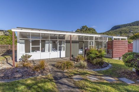 Photo of property in 22 Larsen Crescent, Tawa, Wellington, 5028