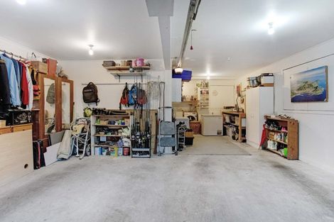 Photo of property in 23 Pinewood Grove, Botany Downs, Auckland, 2010