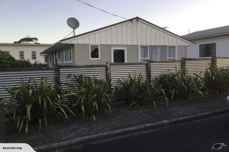 Photo of property in 168 Molesworth Street, New Plymouth, 4312