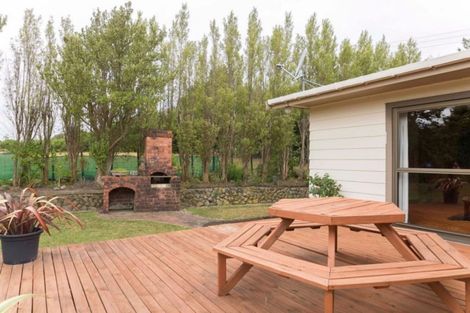 Photo of property in 190 Adelaide Road, Dannevirke, 4930