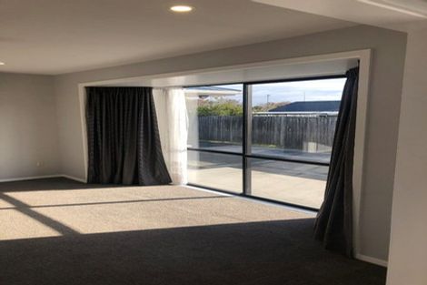 Photo of property in 7 Compton Street, Woolston, Christchurch, 8062