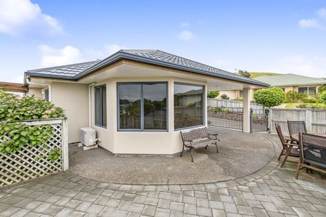 Photo of property in 29 Crown Hill, Paraparaumu, 5032