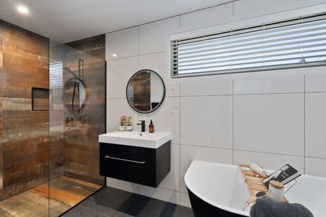 Photo of property in 52 Stratford Drive, Mount Pisa, Cromwell, 9383