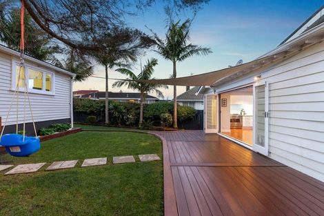 Photo of property in 12 Ngataringa Road, Devonport, Auckland, 0624