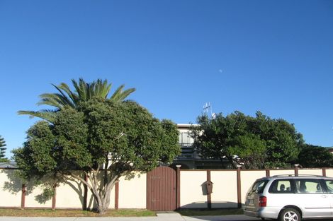 Photo of property in 57 Olive Terrace, Paraparaumu Beach, Paraparaumu, 5032