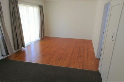 Photo of property in 18 Trinidad Road, Sunnynook, Auckland, 0620