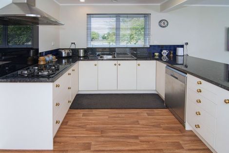 Photo of property in 37 Chester Road, Clareville, Carterton, 5791