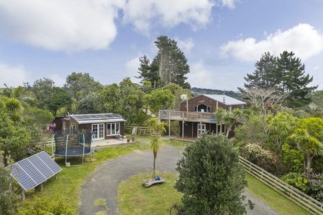 Photo of property in 2219 South Head Road, South Head, Helensville, 0874