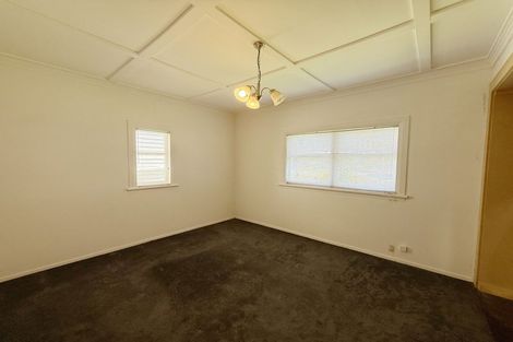 Photo of property in 13 Akarana Avenue, Mount Roskill, Auckland, 1041