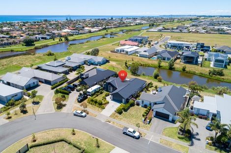 Photo of property in 48 Cassinia Close, Papamoa Beach, Papamoa, 3118