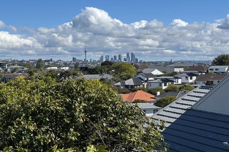 Photo of property in 4a Appleyard Crescent, Meadowbank, Auckland, 1072