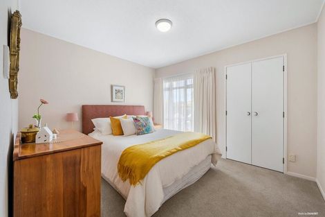 Photo of property in 10 Serrita Avenue, Sunnyhills, Auckland, 2010