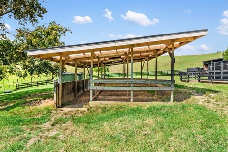 Photo of property in 1539 State Highway 16, Helensville, 0875