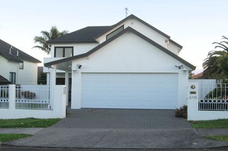 Photo of property in 2/16 Glucina Avenue, West Harbour, Auckland, 0618