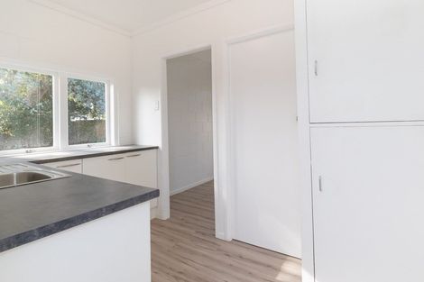 Photo of property in 34 Hellyers Street, Birkdale, Auckland, 0626
