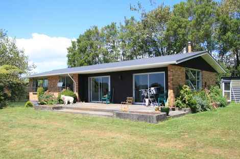 Photo of property in 556 Mangorei Road, Mangorei, New Plymouth, 4371