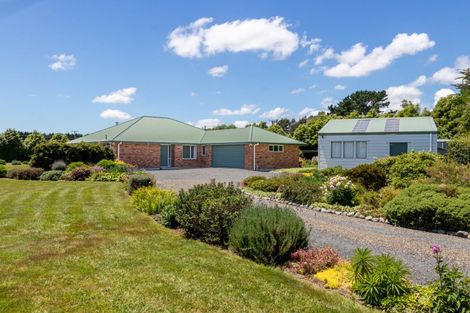 Photo of property in 33 Ketemaringi Way, Manakau, Levin, 5573