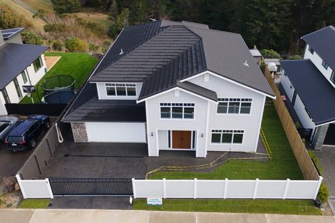 Photo of property in 28 Farnworth Terrace, Churton Park, Wellington, 6037