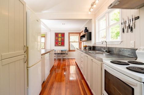 Photo of property in 38 Sidlaw Street, Strathmore Park, Wellington, 6022