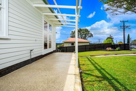 Photo of property in 2/52 Verran Road, Birkdale, Auckland, 0626