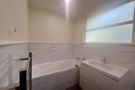 Photo of property in 6 Barberry Grove, Maungaraki, Lower Hutt, 5010