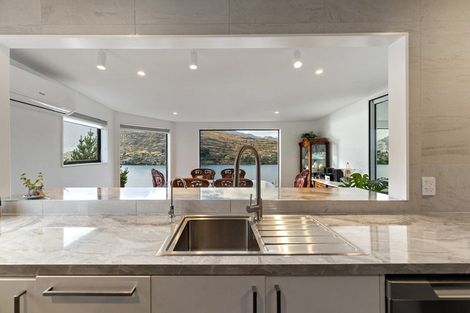 Photo of property in 22 Golden Terrace, Queenstown, 9300