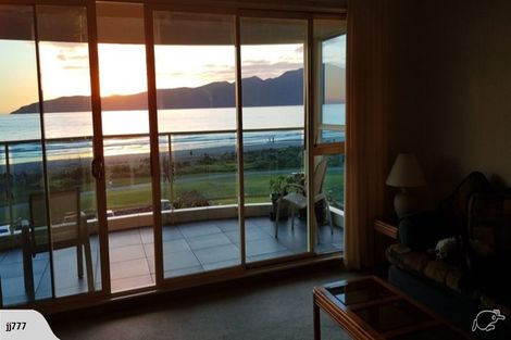 Photo of property in Ocean Apartments, 44 Marine Parade, Paraparaumu Beach, Paraparaumu, 5032