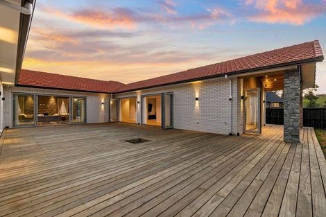 Photo of property in 27 Tau Drive, Flat Bush, Auckland, 2019