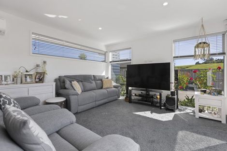 Photo of property in 17a Heta Road, Highlands Park, New Plymouth, 4312