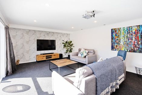 Photo of property in 16 Hoffman Court, Waikiwi, Invercargill, 9810