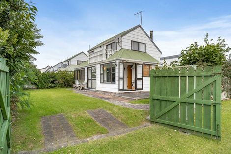 Photo of property in 106 Everitt Crescent, Whangamata, 3620