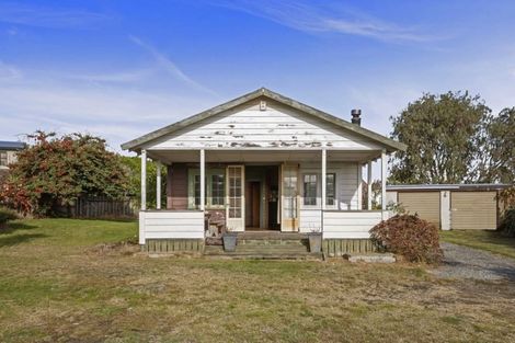 Photo of property in 3 Bernard Street, Two Mile Bay, Taupo, 3330