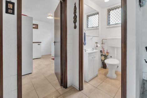 Photo of property in 4 Evelyn Road, Cockle Bay, Auckland, 2014