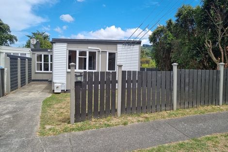 Photo of property in 28 Davidson Crescent, Tawa, Wellington, 5028