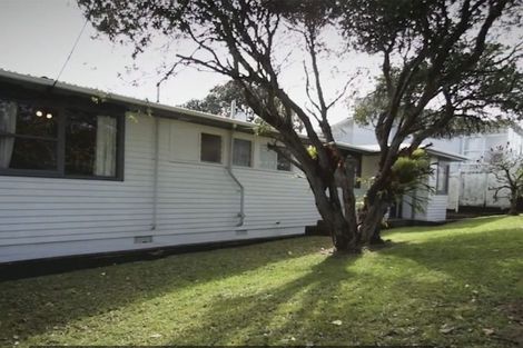 Photo of property in 24 Sunset Road, Unsworth Heights, Auckland, 0632