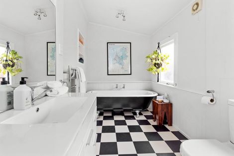 Photo of property in 92 Auckland Road, Greenmeadows, Napier, 4112