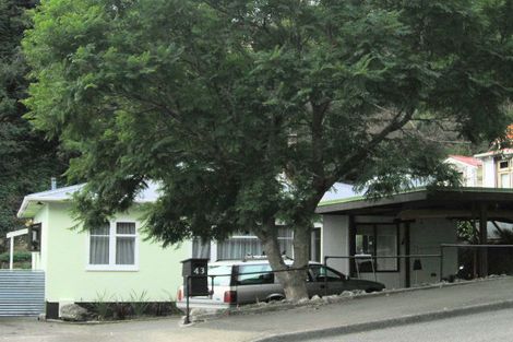 Photo of property in 43 Burns Road, Hospital Hill, Napier, 4110