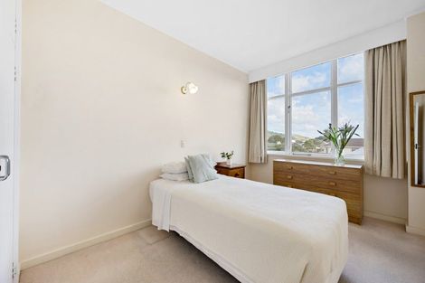 Photo of property in Rona House, 33 Rimu Street, Eastbourne, Lower Hutt, 5013