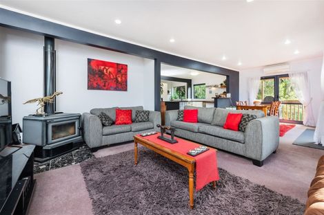 Photo of property in 30 Wood Bay Road, Titirangi, Auckland, 0604