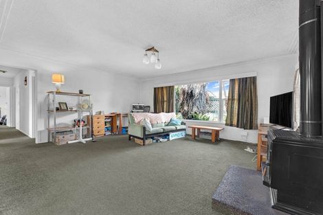 Photo of property in 77 Birdwood Avenue, Papatoetoe, Auckland, 2025